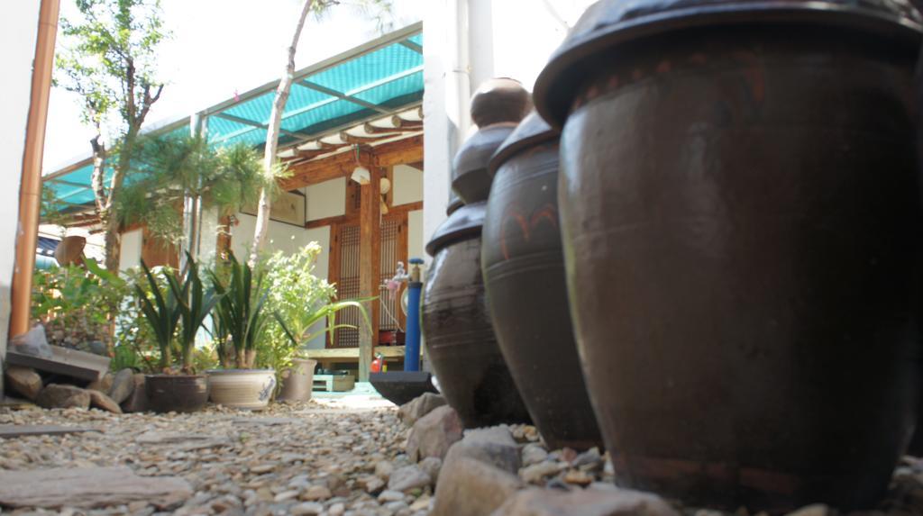 1928 Suimmaru Hanok Guesthouse Jeonju Dış mekan fotoğraf