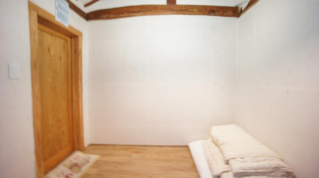 1928 Suimmaru Hanok Guesthouse Jeonju Oda fotoğraf