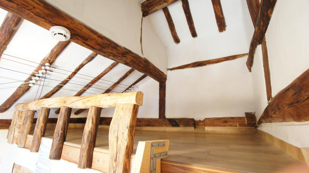 1928 Suimmaru Hanok Guesthouse Jeonju Oda fotoğraf